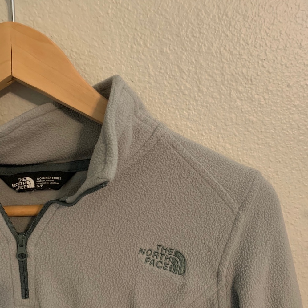 basically brand new north face fleece